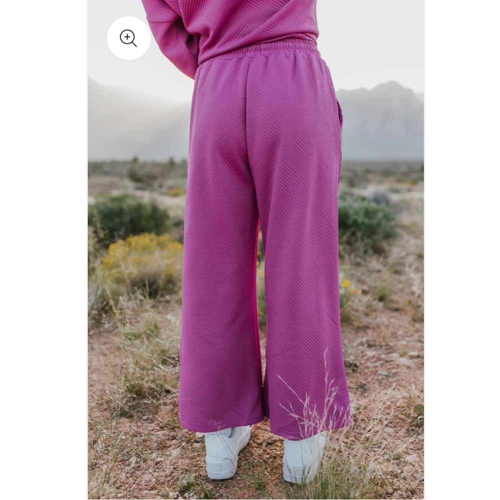 Beeson River wide leg set from pink desert - Picture 3 of 16